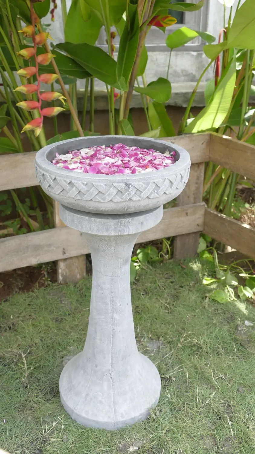 Product image 4 of the product “Merapi - Stand, tapered, plain, Ø 25cm, 51cm H | cast stone ”